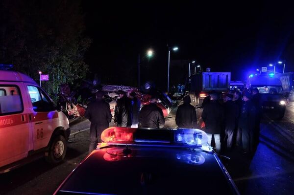 Последствия ДТП на трассе М-7 в Чебоксарском районе возле деревни Большие Карачуры в Чувашии. 11 октября 2018 Последствия ДТП на трассе М-7 в Чебоксарском районе возле деревни Большие Карачуры в Чувашии. 11 октября 2018