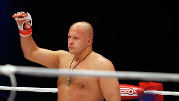 emelyanenko-fedor-i-ivanov-video-boi-strelyayushie-chleni-porno-foto