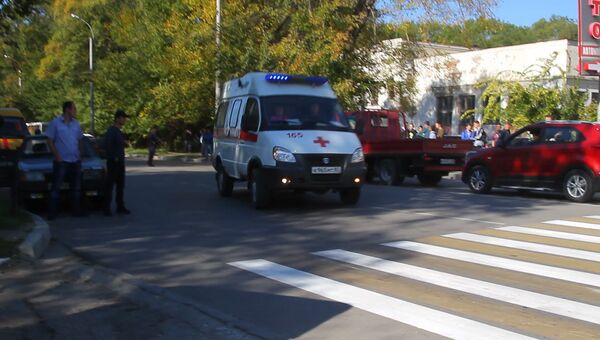 У Политехнического колледжа в Керчи, в котором произошел взрыв У Политехнического колледжа в Керчи, в котором произошел взрыв