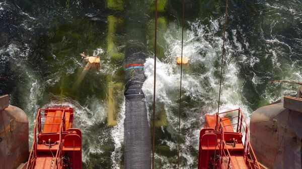 Укладка труб газопровода Северный Поток - 2 в Балтийском море. 15 октября 2018 Укладка труб газопровода Северный Поток - 2 в Балтийском море. 15 октября 2018