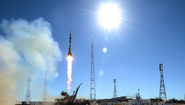 Старт ракеты-носителя Союз-ФГ с пилотируемым кораблем Союз МС-10. Архивное фото Старт ракеты-носителя Союз-ФГ с пилотируемым кораблем Союз МС-10. Архивное фото