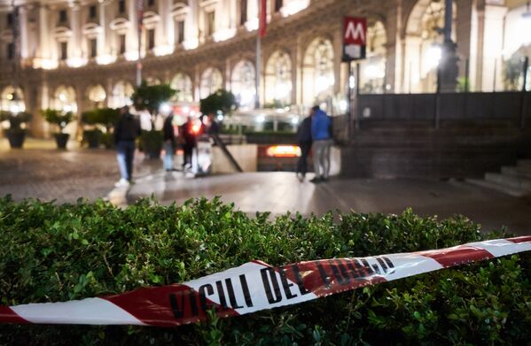 Вход на станцию метро Repubblica в Риме, на которой произошло обрушение эскалатора Вход на станцию метро Repubblica в Риме, на которой произошло обрушение эскалатора