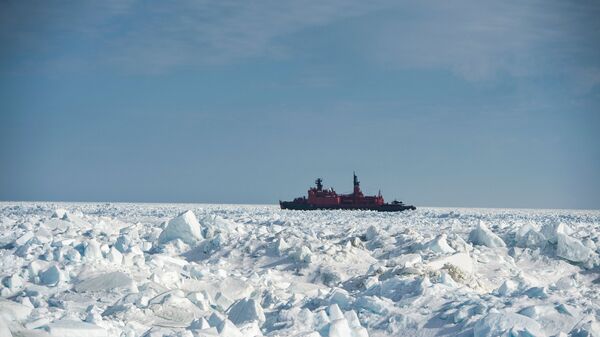 Атомный ледокол Ямал в Карском море. Архивное фото Атомный ледокол Ямал в Карском море. Архивное фото