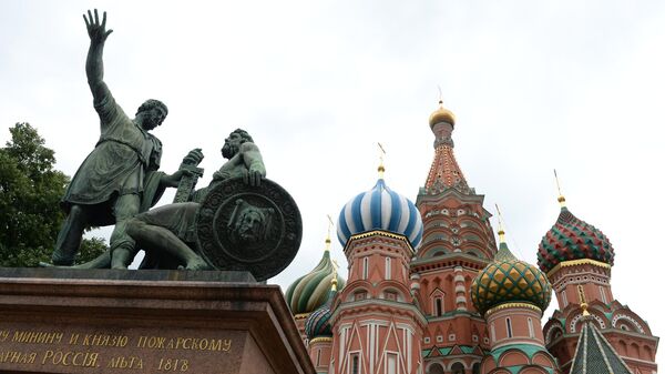 Памятник Кузьме Минину и князю Дмитрию Пожарскому. Архивное фото Памятник Кузьме Минину и князю Дмитрию Пожарскому. Архивное фото