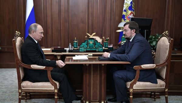 Президент РФ Владимир Путин и глава общероссийской общественной организации Деловая Россия Алексей Репик во время встречи. 7 ноября 2018 Президент РФ Владимир Путин и глава общероссийской общественной организации Деловая Россия Алексей Репик во время встречи. 7 ноября 2018