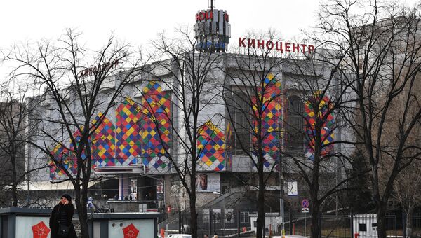 Здание киноцентра Соловей на Красной Пресне в Москве Здание киноцентра Соловей на Красной Пресне в Москве