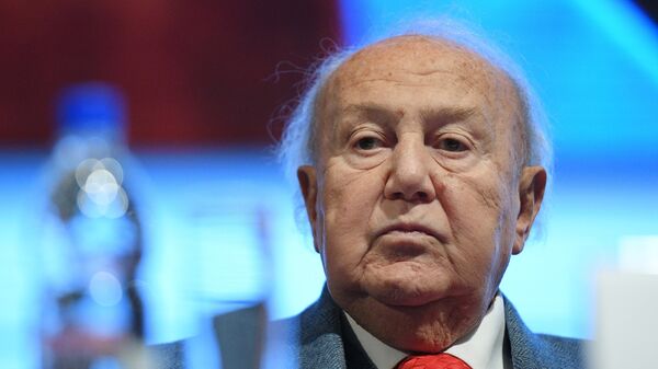 Президент Российской академии художеств, академик РАХ Зураб Церетели на общем собрании Российской академии наук (РАН) в Москве. 13 ноября 2018 Президент Российской академии художеств, академик РАХ Зураб Церетели на общем собрании Российской академии наук (РАН) в Москве. 13 ноября 2018