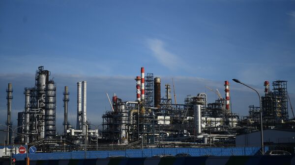 Московский нефтеперерабатывающий завод в Капотне Московский нефтеперерабатывающий завод в Капотне