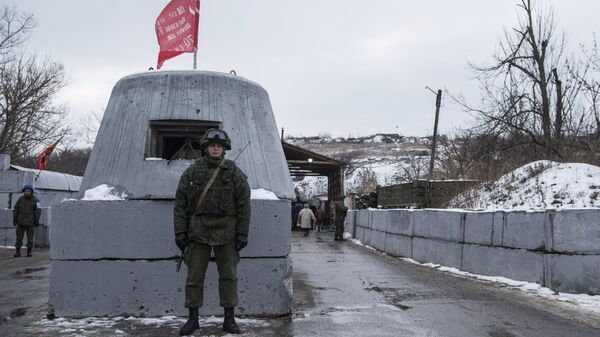 На контрольно-пропускном пункте в районе Станицы Луганской На контрольно-пропускном пункте в районе Станицы Луганской