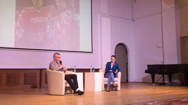 Игорь Ларионов на встрече со студентами РГСУ Игорь Ларионов на встрече со студентами РГСУ