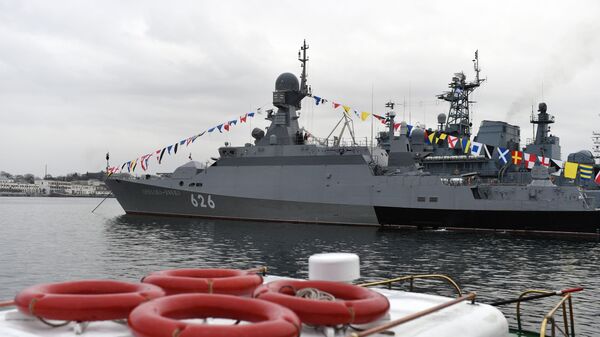 Торжественное поднятие флага на новейшем малом ракетном корабле проекта 21631 ВМФ России Орехово-Зуево в Севастопол Торжественное поднятие флага на новейшем малом ракетном корабле проекта 21631 ВМФ России Орехово-Зуево в Севастопол