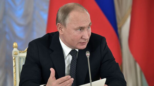 Владимир Путин на заседании Совета при президенте РФ по культуре и искусству. 15 декабря 2018 Владимир Путин на заседании Совета при президенте РФ по культуре и искусству. 15 декабря 2018