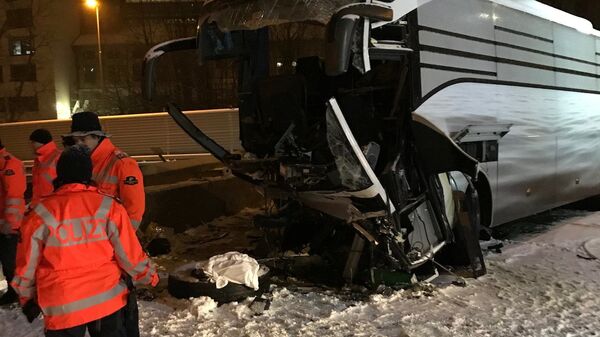 Пассажирский автобус, попавший в ДТП недалеко от Цюриха, Швейцария. 16 ноября 2018 Пассажирский автобус, попавший в ДТП недалеко от Цюриха, Швейцария. 16 ноября 2018