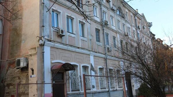 Дом на Набережной, 2 в Керчи, где отключили отопление из-за экс-чиновника Дом на Набережной, 2 в Керчи, где отключили отопление из-за экс-чиновника
