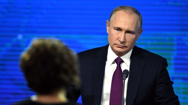 Президент РФ Владимир Путин во время ежегодной большой пресс-конференции. 20 декабря 2018 Президент РФ Владимир Путин во время ежегодной большой пресс-конференции. 20 декабря 2018