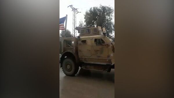 Американские военные продолжают патрулировать улицы Манбиджа Американские военные продолжают патрулировать улицы Манбиджа
