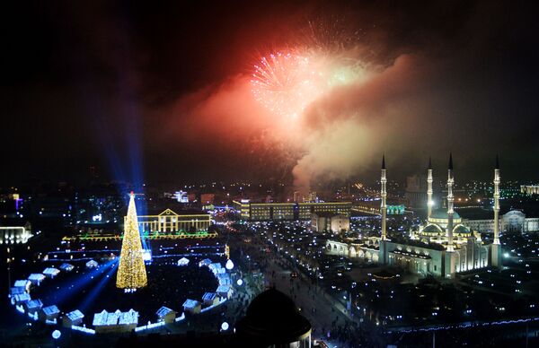 Салют во время празднования Нового года - 2019 в Грозном Салют во время празднования Нового года - 2019 в Грозном