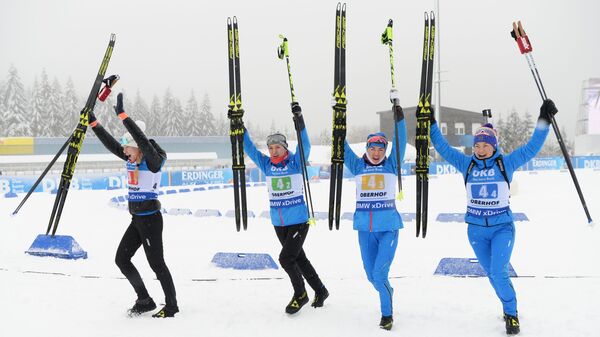 Спортсменки сборной России Евгения Павлова, Маргарита Васильева, Лариса Куклина, Екатерина Юрлова-Перхт, занявшие первое место в эстафете среди женщин на четвертом этапе Кубка мира по биатлону сезона 2018/19 в немецком Оберхофе Спортсменки сборной России Евгения Павлова, Маргарита Васильева, Лариса Куклина, Екатерина Юрлова-Перхт, занявшие первое место в эстафете среди женщин на четвертом этапе Кубка мира по биатлону сезона 2018/19 в немецком Оберхофе