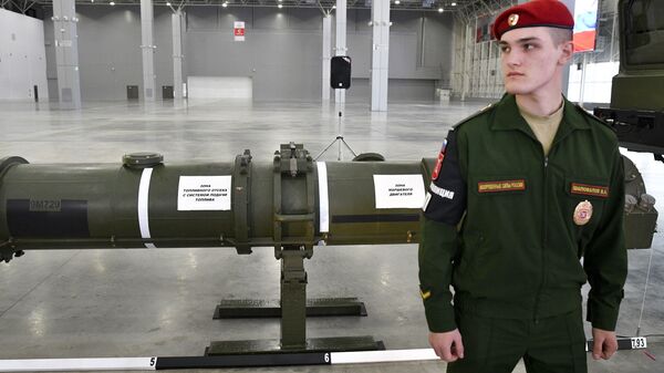 Ракета 9М729 в выставочном павильоне КВЦ Патриот в Московской области Ракета 9М729 в выставочном павильоне КВЦ Патриот в Московской области