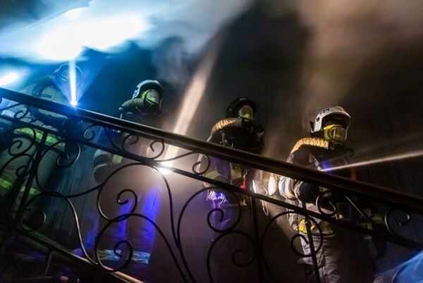 Пожар в жилом доме в центре Москвы Пожар в жилом доме в центре Москвы
