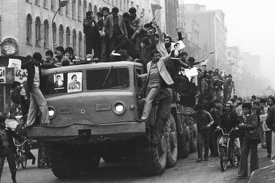 Демонстрации в Тегеране, Иран. 17 января 1979 Демонстрации в Тегеране, Иран. 17 января 1979