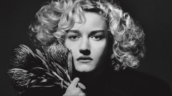 Джулия Гарнер. Альберт Уотсон для Календаря Pirelli 2019 Джулия Гарнер. Альберт Уотсон для Календаря Pirelli 2019