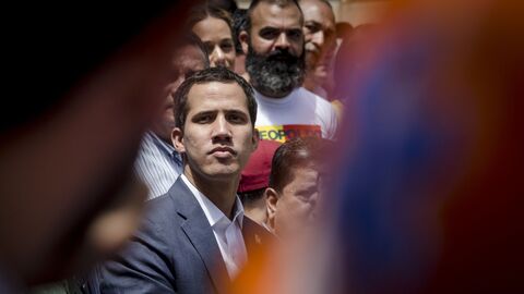 Лидер оппозиции Хуан Гуаидо на митинге в Каракасе. 13 февраля 2019 Лидер оппозиции Хуан Гуаидо на митинге в Каракасе. 13 февраля 2019