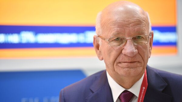 Губернатор Оренбургской области Юрий Берг на стенде МИА Россия сегодня на Российском инвестиционном форуме в Сочи. 14 февраля 2019 Губернатор Оренбургской области Юрий Берг на стенде МИА Россия сегодня на Российском инвестиционном форуме в Сочи. 14 февраля 2019
