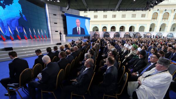 Президент РФ Владимир Путин выступает с ежегодным посланием Федеральному Собранию Президент РФ Владимир Путин выступает с ежегодным посланием Федеральному Собранию