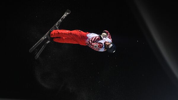 Фристайлист Буров выиграл этап Кубка мира в лыжной акробатике