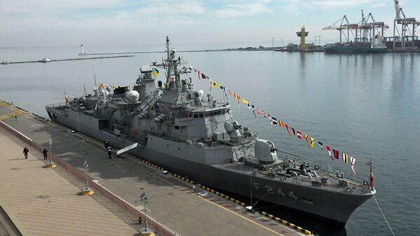 Турецкий фрегат TCG Barbaros в Одессе Турецкий фрегат TCG Barbaros в Одессе