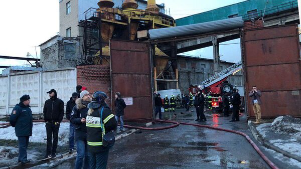 Тушение пожара на складе на севере Москвы. 10 марта 2019 