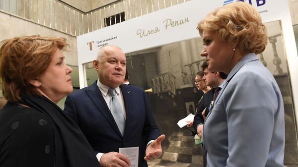 Генеральный директор МИА Россия сегодня Дмитрий Киселев и заместитель председателя правительства РФ Ольга Голодец на открытии выставки Ильи Репина в Третьяковской галерее на Крымском валу Генеральный директор МИА Россия сегодня Дмитрий Киселев и заместитель председателя правительства РФ Ольга Голодец на открытии выставки Ильи Репина в Третьяковской галерее на Крымском валу
