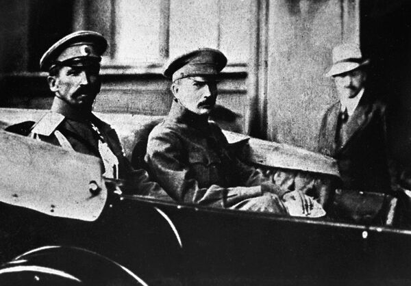 Генерал Лавр Корнилов и лидер партии эсеров Борис Савинков Генерал Лавр Корнилов и лидер партии эсеров Борис Савинков