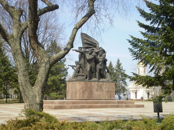 Памятник десантникам Ольшанского в Николаеве Памятник десантникам Ольшанского в Николаеве