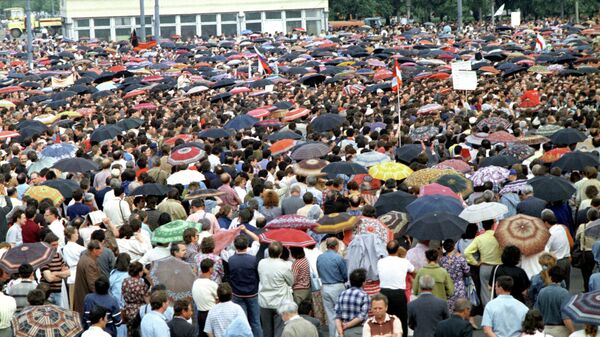 Многотысячный митинг в Лужниках, посвященный предстоящему Съезду народных депутатов СССР