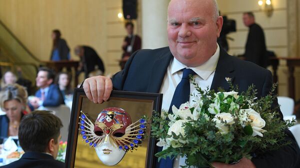 Британский режиссёр Деклан Доннеллан после церемонии награждения лауреатов российской национальной театральной премии Золотая маска-2019 Британский режиссёр Деклан Доннеллан после церемонии награждения лауреатов российской национальной театральной премии Золотая маска-2019