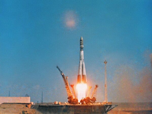 Старт космического корабля Восток-1 на космодроме Байконур Старт космического корабля Восток-1 на космодроме Байконур