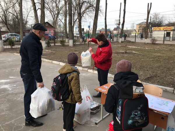 В Калуге экологическая акция проходила на специальных площадках около образовательных учреждений В Калуге экологическая акция проходила на специальных площадках около образовательных учреждений