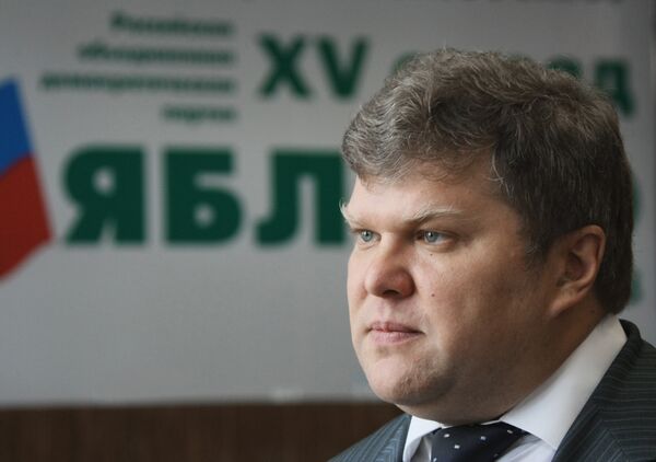 Яблоко вновь попросит пересчитать голоса на выборах в Москве Яблоко вновь попросит пересчитать голоса на выборах в Москве