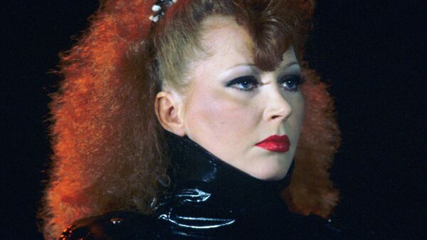Певица Алла Пугачева Певица Алла Пугачева