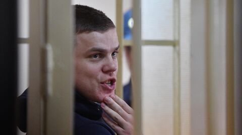 Футболист Александр Кокорин, обвиняемый в хулиганстве и побоях, на заседании Пресненского суда города Москвы. 9 апреля 2019 Футболист Александр Кокорин, обвиняемый в хулиганстве и побоях, на заседании Пресненского суда города Москвы. 9 апреля 2019