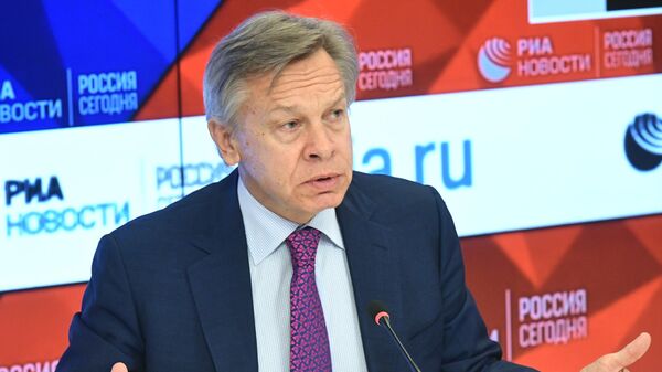 Председатель комиссии Совета Федерации РФ по информационной политике и взаимодействию со средствами массовой информации Алексей Пушков Председатель комиссии Совета Федерации РФ по информационной политике и взаимодействию со средствами массовой информации Алексей Пушков