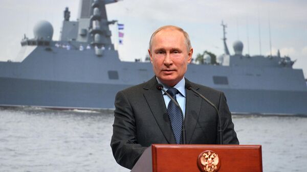 Путин принял участие в церемонии закладки двух фрегатов в Петербурге