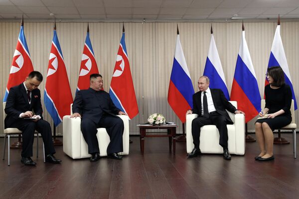 Президент РФ Владимир Путин встретился с лидером КНДР Ким Чен Ыном Президент РФ Владимир Путин встретился с лидером КНДР Ким Чен Ыном