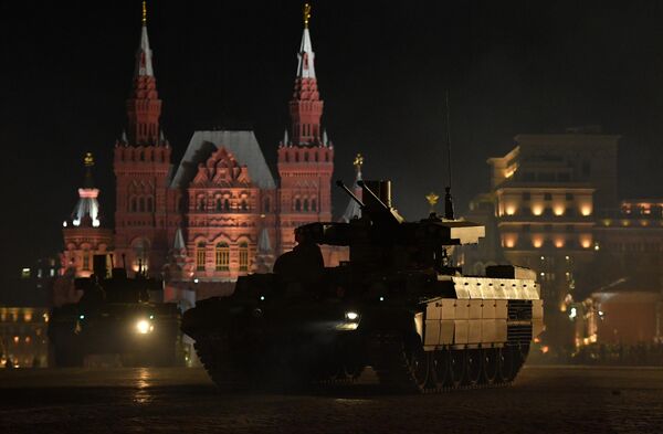 Боевые машины поддержки танков (БМПТ) Терминатор на репетиции военного парада на Красной площади Боевые машины поддержки танков (БМПТ) Терминатор на репетиции военного парада на Красной площади
