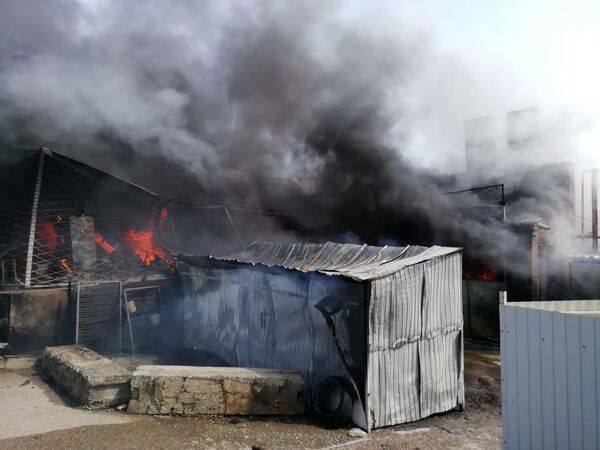 Пожар в строительном магазине на окраине поселка Горячеводский в Ставропольском крае Пожар в строительном магазине на окраине поселка Горячеводский в Ставропольском крае