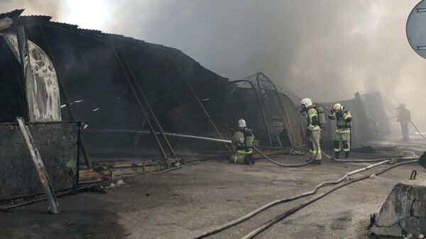 Тушение пожара напротив рынка 21 век под Пятигорском. 30 апреля 2019