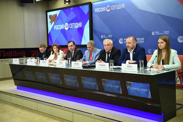 В МИА “Россия сегодня” прошла пресс-конференция, посвященная шествию Бессмертного полка В МИА “Россия сегодня” прошла пресс-конференция, посвященная шествию Бессмертного полка