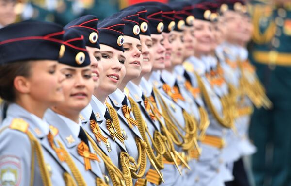 Курсанты Московского университета Министерства внутренних дел РФ имени В. Я. Кикотя на военном параде на Красной площади, посвящённом 74-й годовщине Победы в Великой Отечественной войне Курсанты Московского университета Министерства внутренних дел РФ имени В. Я. Кикотя на военном параде на Красной площади, посвящённом 74-й годовщине Победы в Великой Отечественной войне